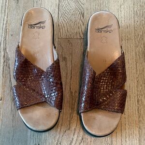 Dansko Women's Brown Woven Mules
